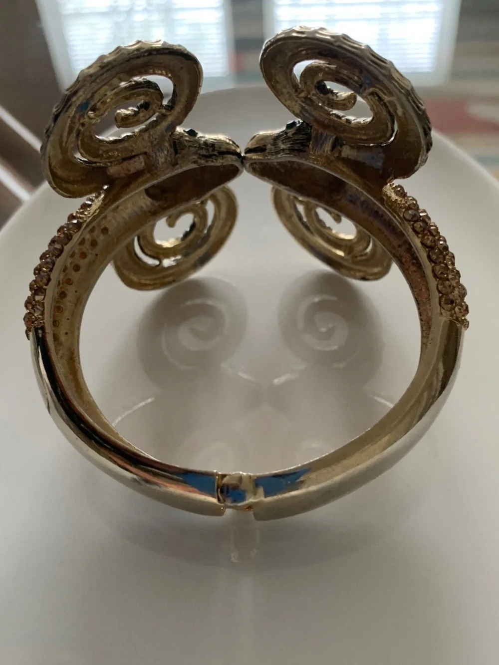 Stunning Vintage Double Rams Head Hinged Bangle Bracelet- Pave Rhinestones